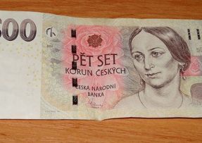 České peníze - bankovka o hodnotě 500 Kč