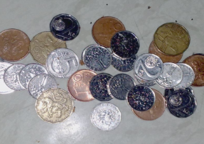 hodnotu mincí