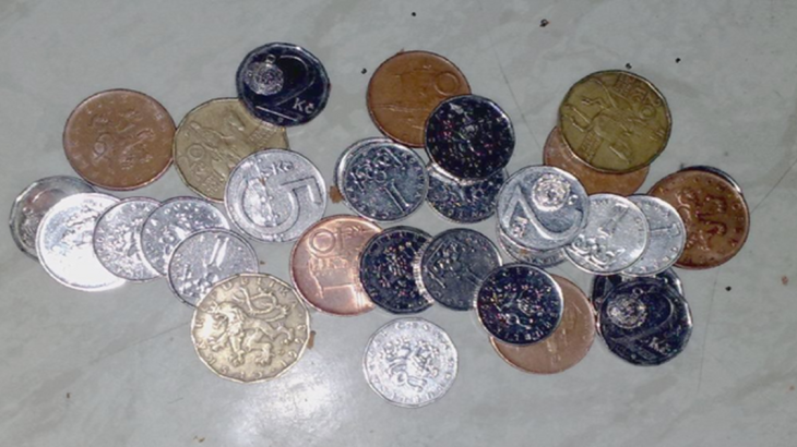 hodnotu mincí