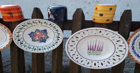 Naléhavé: Kdo má doma tyto staré hrnečky a talíře, má nárok na 100 000 Kč. Kdysi jsme je doma měli všichni