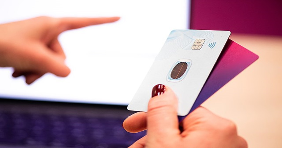 Nakupujete na internetu? Buďte obezřetní, šíří se nový podvod, který oběti připravuje o statisíce korun