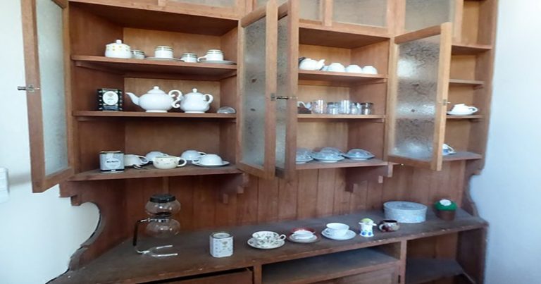 starožitné nádobí