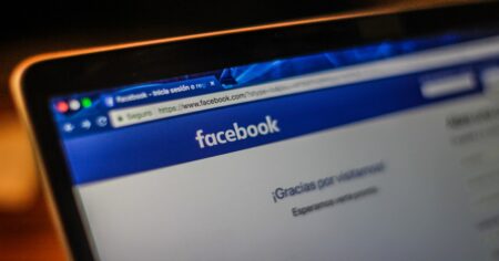 Používáte Facebook? Malá nepozornost může stát každého z nás 15 000 Kč. Buďte opatrní