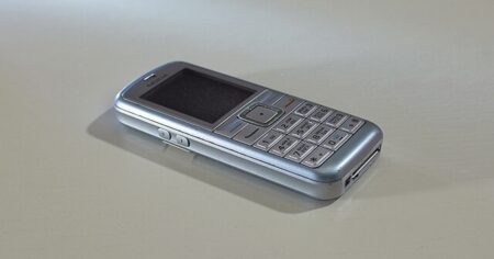 Varování: V ČR se šíří falešné SMS zprávy, které lidi okrádají o tisíce korun