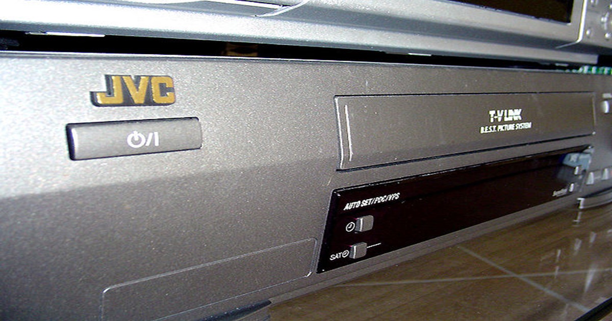 Máte doma staré VHS kazety? Dají se prodat za stovky tisíc korun