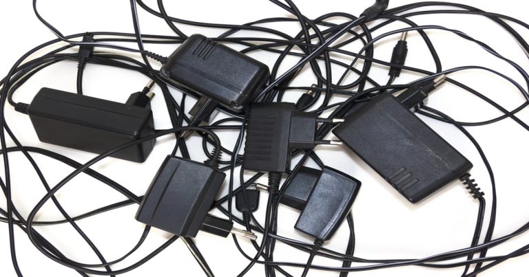 nabíječku na telefon