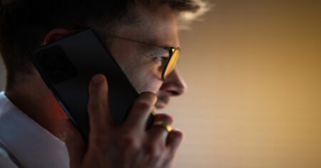 Telefonní past za 750 000 Kč: Jediný hovor vyluxoval muži z Moravy celý účet, volat budou i vám