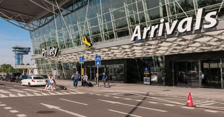 Oblíbená cestovka okrádá své klienty: Kdo si přes ní objedná dovolenou, místo u moře skončí na dlažbě