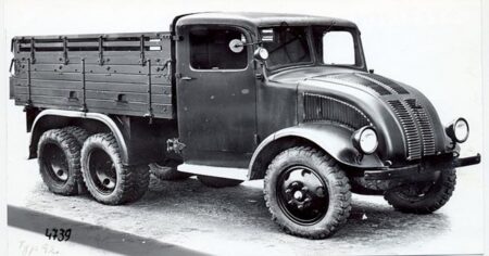 Nemáte doma oblíbenou československou hračku? Za konkrétní model vám sběratelé zaplatí 235 000 Kč