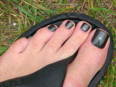 Rekordmanka Diana Armstrong: Zemřela jí dcera, tak si nechala narůst 13 metrů dlouhé nehty