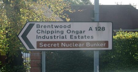 Atomový bunkr plný tajemství: Podzemní prostor v Kelvedon Hatch někdo stále obývá, lidé to prý ale nejsou