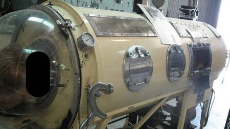 Život v železných plicích: Paul Alexander strávil život v kovovém válci, i přes skepticismus lékařů se dožil 78 let