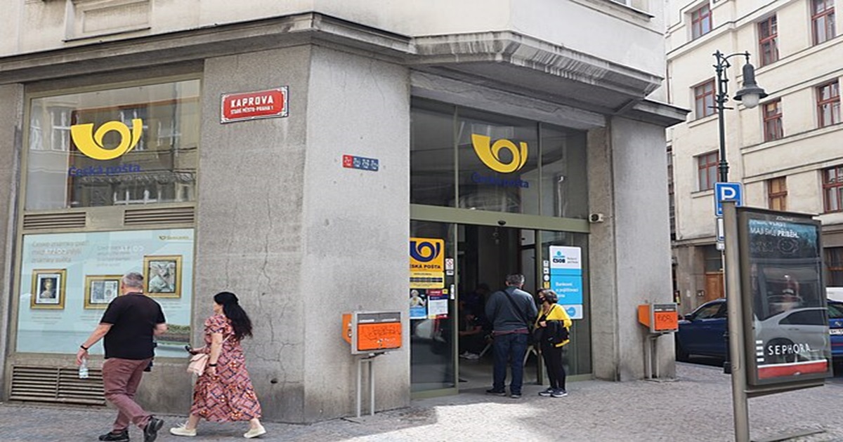 Důvěra v Českou poštu ho stála 18 000 Kč: Na nový podvod už doplatilo hned několik lidí