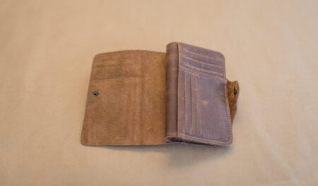 Na první pohled obyčejná bankovka, ve skutečnosti poklad: Tahle dvousetkoruna má hodnotu stovek tisíc korun