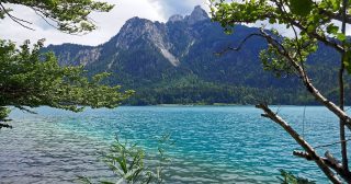 Jezero v italském Laziu patří mezi méně známé cíle mimo hlavní turistické trasy