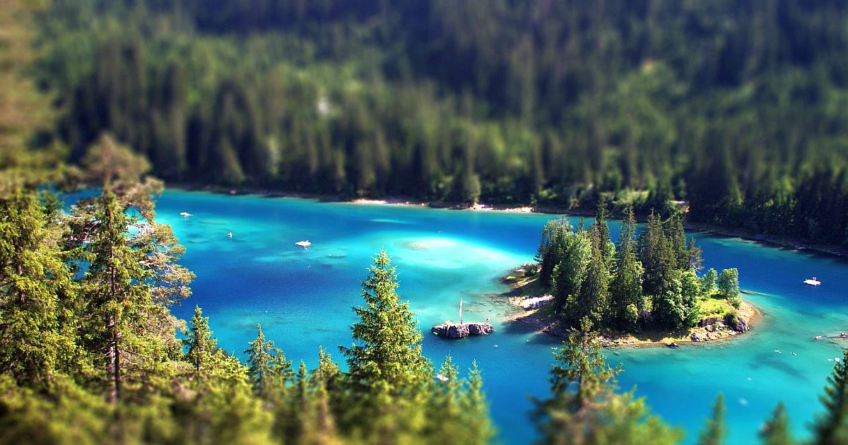 „Maledivy“ najdete i kousek za našimi hranicemi. Průzračně čistá voda láká ke koupání, navíc je zcela zdarma