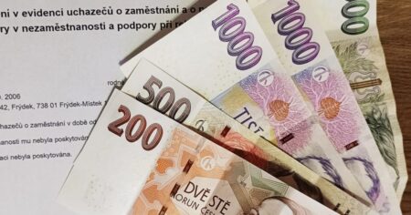 Zásadní změny v práci od 1. 1. 2026: Nová pravidla pro mzdy, pojištění a benefity. Týkají se všech