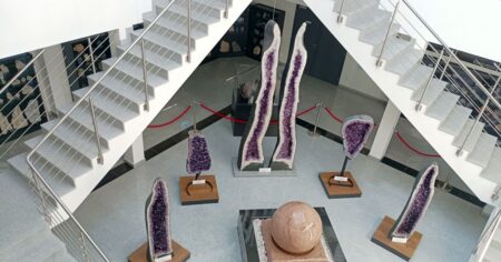 Největší muzeum minerálů a drahých kamenů v Evropě máme v Česku. Za pár korun vám bude přecházet zrak