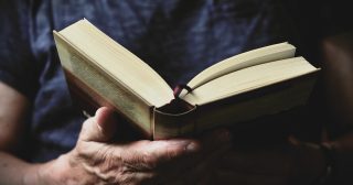 Česká přísloví říkáte celý život, ale často špatně. Správný význam dnes trefí jen hrstka dospělých