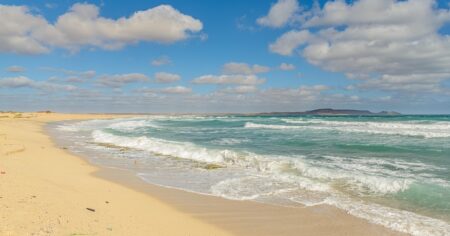 Přes zimu krásných 27 °C a turisté nikde. Málo známý ostrov se pro Čechy stává rájem na Zemi