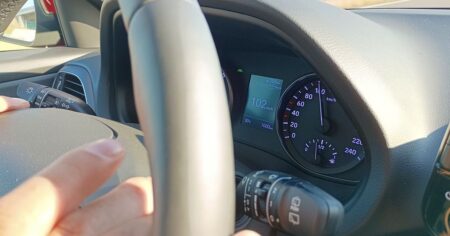 Rychlost, která zajistí v autě nejnižší spotřebu paliva. Tento fígl platí pro všechny modely