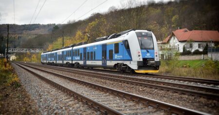 Výhledy jako ve Švýcarsku, ovšem s jízdenkou za pár korun. Tahle železniční trasa je opravdu ta nej