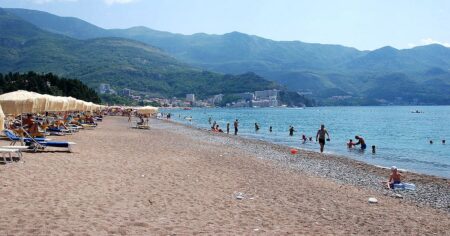 Je téměř 10x menší než Řecko, ale krásy má na rozdávání. Perla Balkánu zůstává Čechům pořád trochu utajená