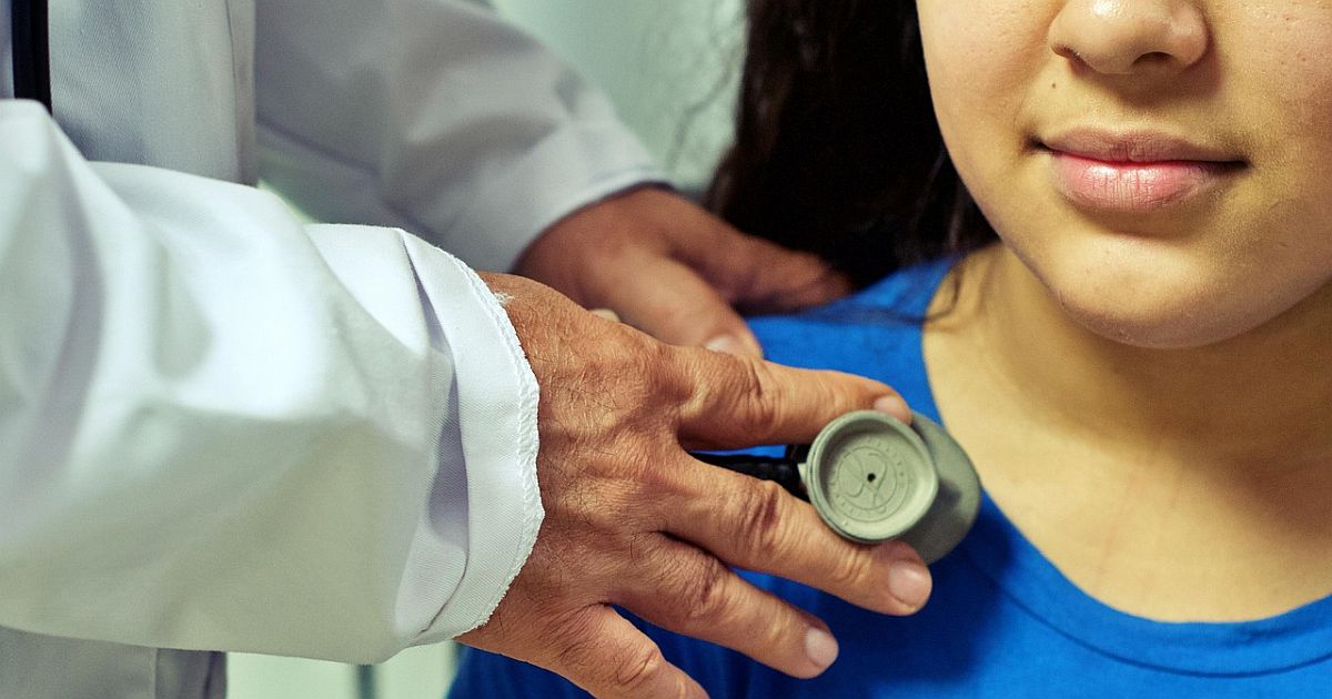 O obří epidemii žloutenky v roce 1979 věděl jen málokdo. Úřady to úspěšně ututlaly, následky si můžete nést dodnes