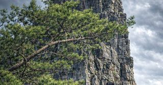 Všichni míří na Karlštejn a tuhle nádheru ke své škodě míjí. Přitom v klidu snese srovnání s celým světem