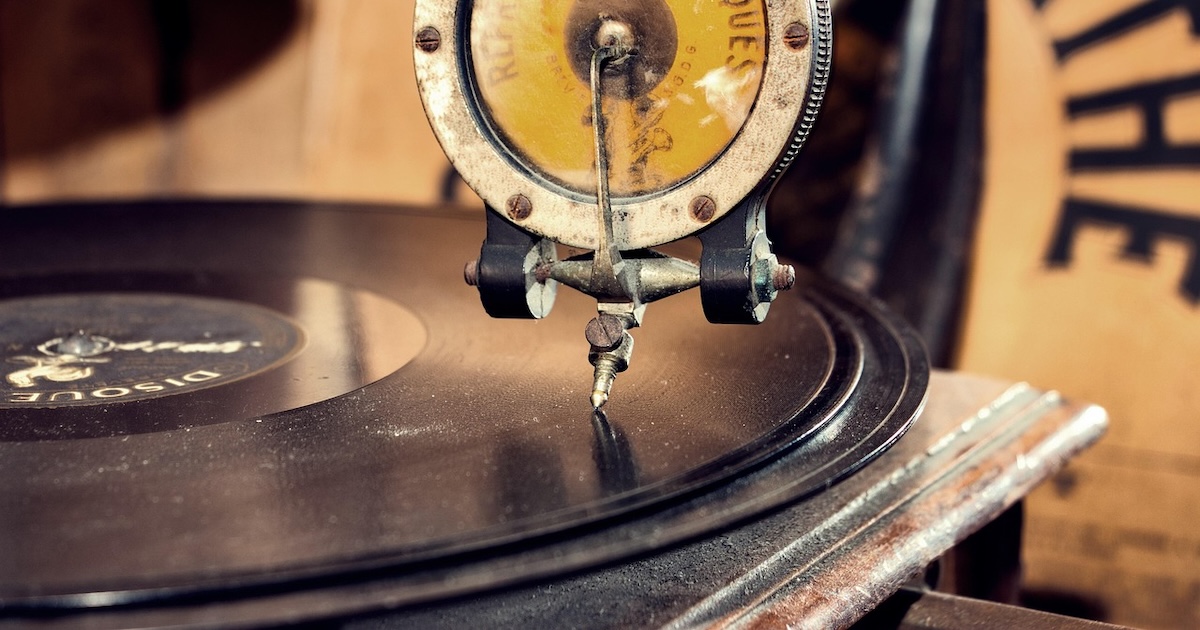 Za socialismu stály pár korun, dnes za ně sběratelé dávají miliony a Husákovy děti kupují nemovitosti