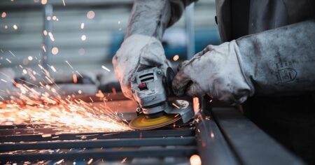 Žebříček nejhůře placených profesí v Česku: Nadřou se víc než kdokoli jiný, pomalu ale nemají na chleba