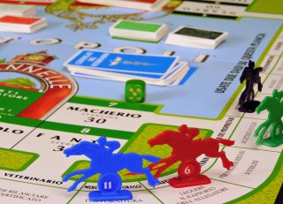 Kvíz: Dostihy a sázky bez domácích úprav pravidel. Tenhle test rychle ukáže, kdo hru opravdu zná