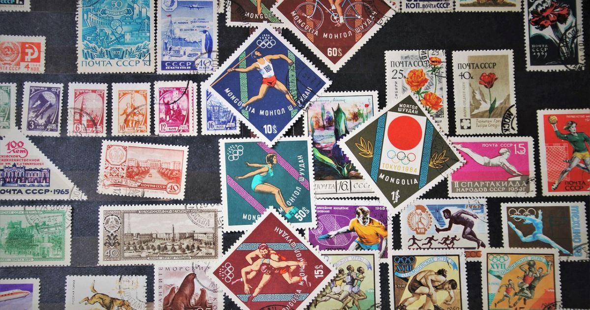 Stála pár kaček, olíznutím jsme ji poslali do světa. Kdo si ji schoval, může dnes sedět na milionovém pokladu