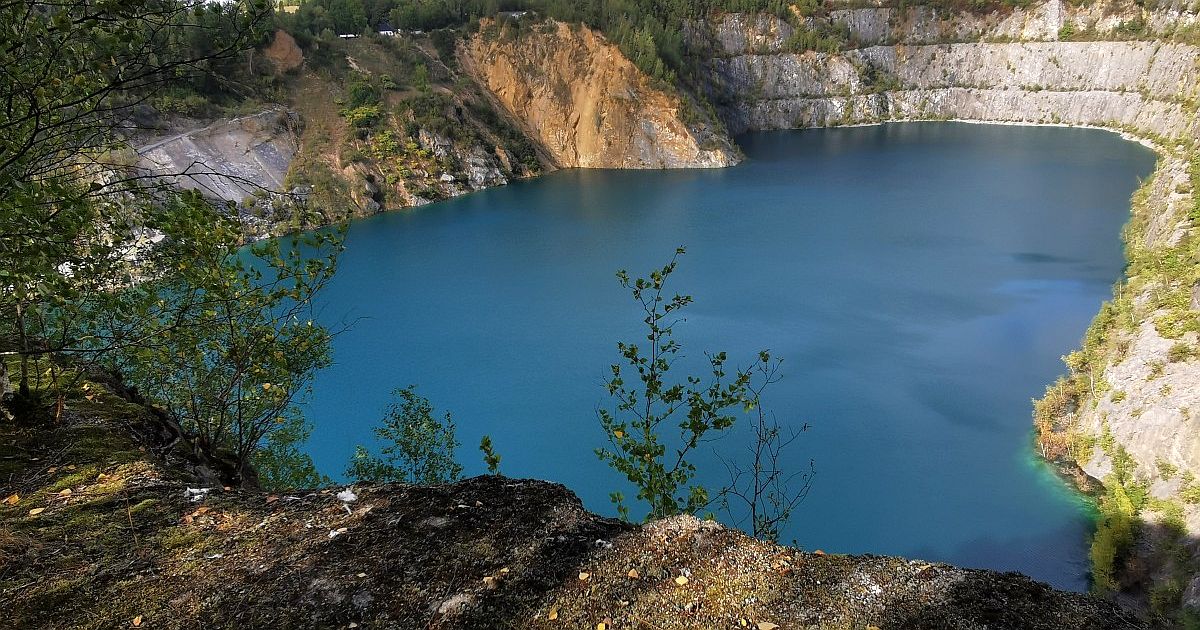 Pohlcuje stromy i čas: Kráter na Sibiři odhaluje tisíce let staré tajemství
