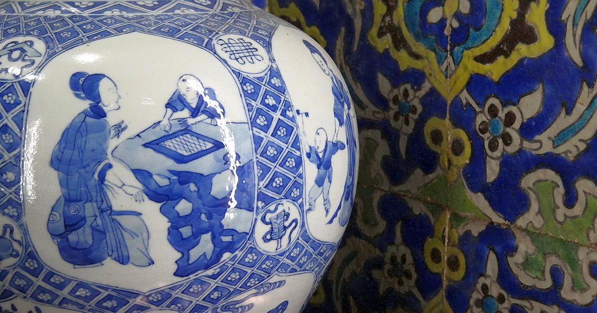 Než vyhodíte babiččinu vázu, raději ji otočte. Aukce lámou rekordy