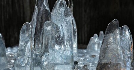 Kouzelná krása viditelná jen pár týdnů v roce: Ledová jeskyně víl v Českém Švýcarsku je právě teď v plné kráse