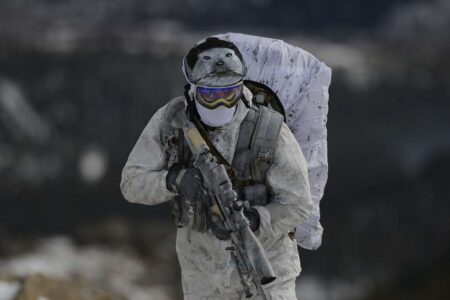 Jednoduchý trik vojáků, který pomáhá zahřát ruce i v silném mrazu