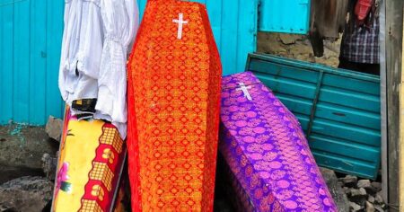 Ani hrob ani urna. Ultimátní ekologická rakev z mycelia kompletně rozloží lidské tělo za tři roky