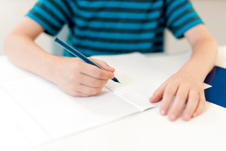 Diktát, který by měl být samozřejmostí. Stačí pár vět a poznáte, jak pevný je Váš pravopis