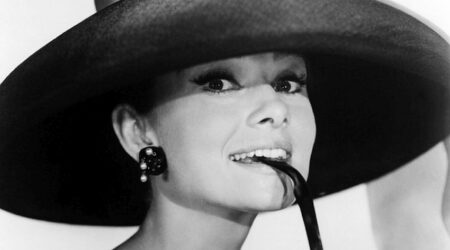 Byla Audrey Hepburn osudovou hollywoodskou hvězdou, nebo neohroženou odbojářkou? Synovy vzpomínky odhalují krutou tvář války