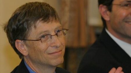 Bill Gates promluvil a svět se bojí: Jen tyto 3 profese přežijí útok umělé inteligence