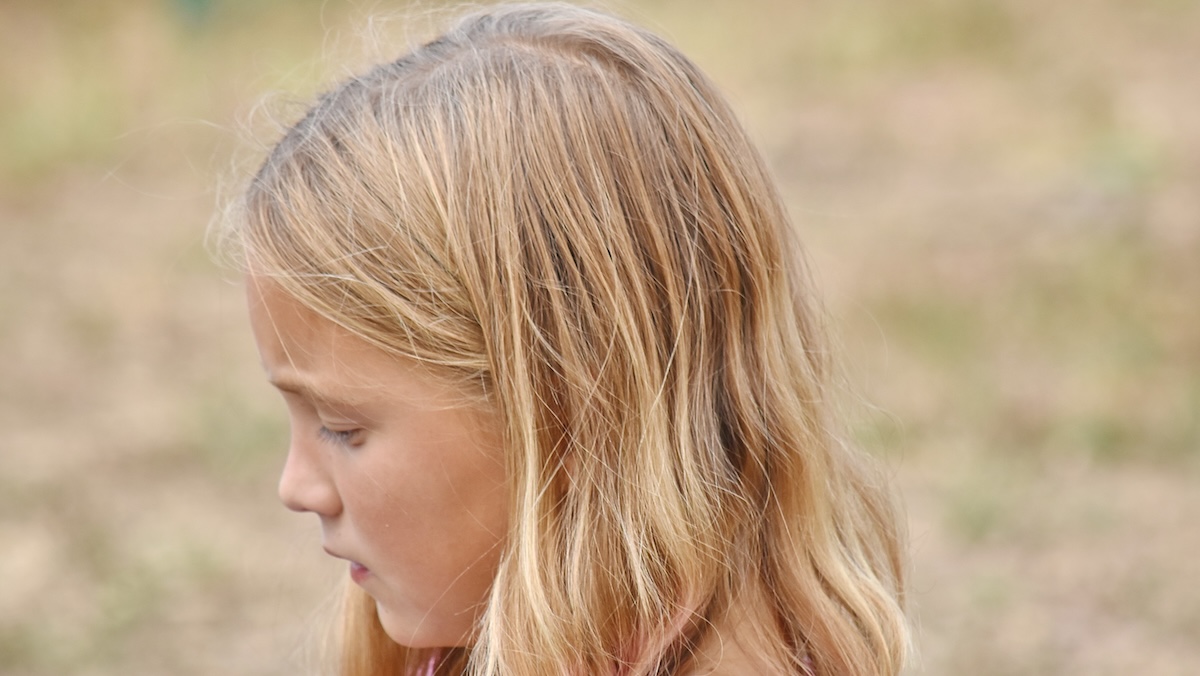 Věřila tátovi, skončila v base: Čtrnáctiletá dívka zabila macechu, aby „zachránila“ otce-monstrum