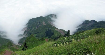 Zapomeňte na Tokio. Japonsko se rozhodlo otevřít turistům doposud zapovězený ostrov, ale místní se turistů bojí