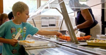 Humr na talíři, rakovina v plicích: Odvrácená tvář nejzdravějších školních obědů světa