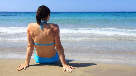 Z luxusního ráje rovnou na hřbitov: 1700 turistů žaluje cestovního giganta po sérii záhadných úmrtí