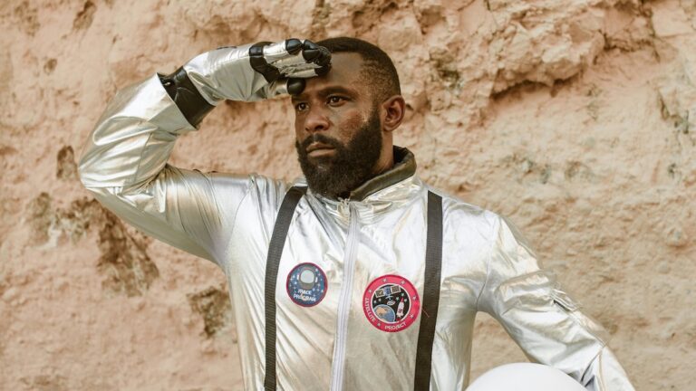 Hollywood bývá až moc milosrdný! Vědci z NASA popsali, co se s vámi skutečně stane ve vesmíru bez skafandru