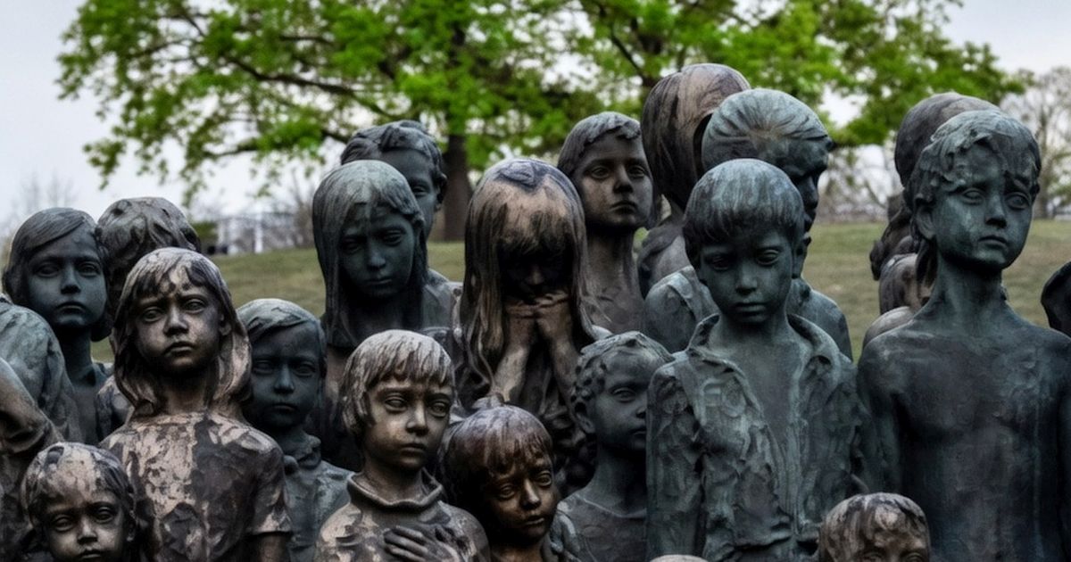 Možná žijí vedle vás! Některé lidické děti dodnes neznají svou pravou identitu. Přežít jich mohlo víc