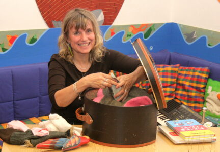 Honorář za Růženku byl k smíchu. Marka Míková dnes místo královské koruny krotí kytaru