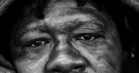 V zoo ho zavřeli do klece k opicím. Omluvy se dočkal, až když bylo pozdě