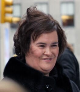 Zázrak po mrtvici: Susan Boyle v 65 letech vypadá lépe než v době, kdy dobývala svět